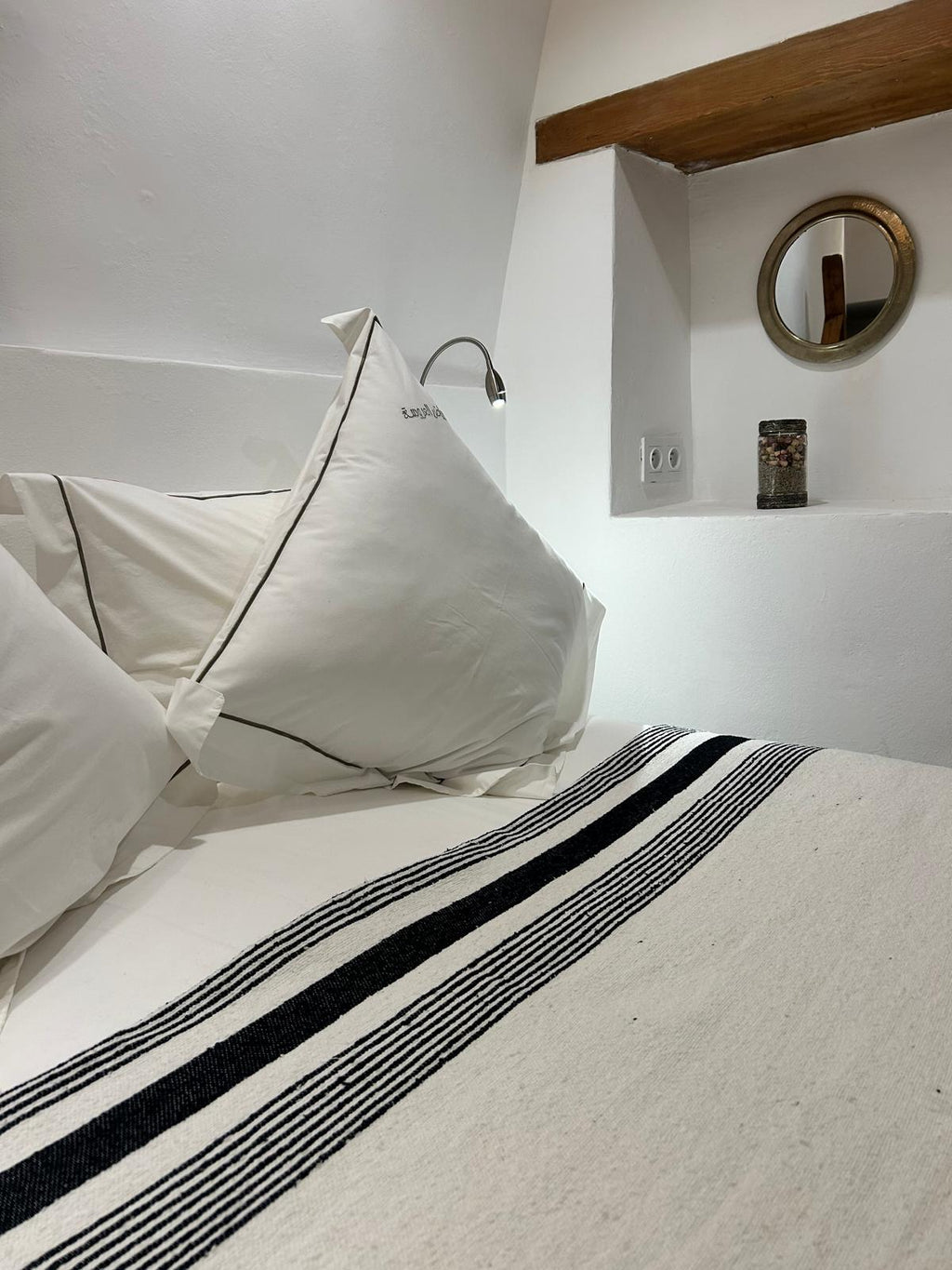Mallorca Bliss 003 - White & Black