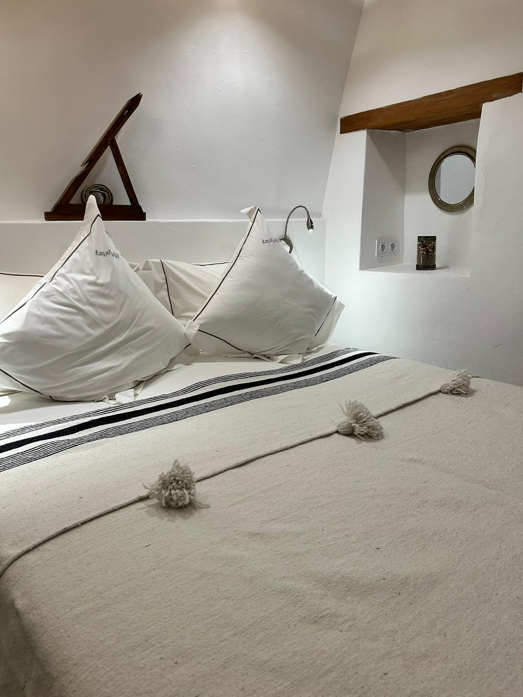 Mallorca Bliss 003 - White & Black