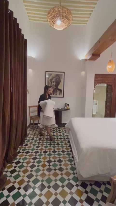 Mallorca Bliss 003 - White & Black